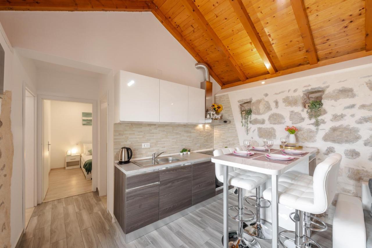 Little Stone House Apartamento Buici  Exterior foto
