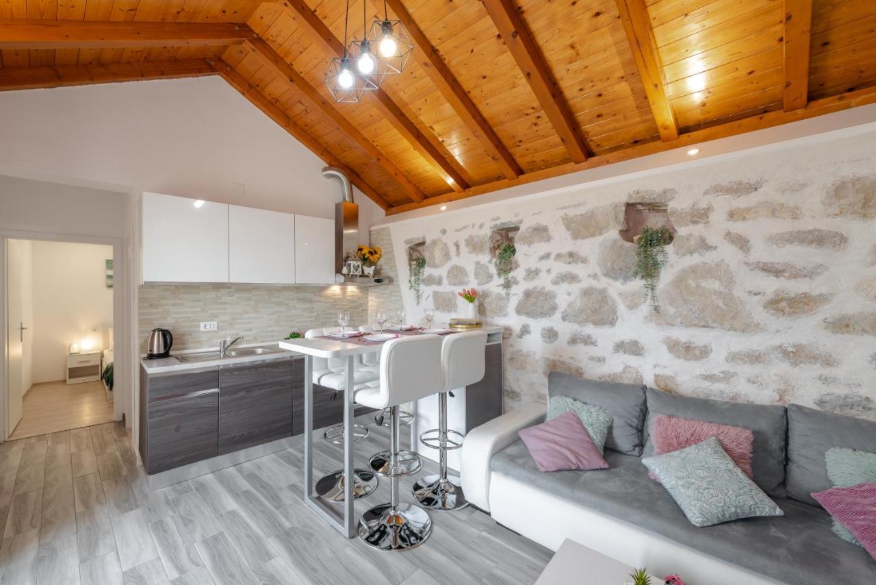 Little Stone House Apartamento Buici  Exterior foto