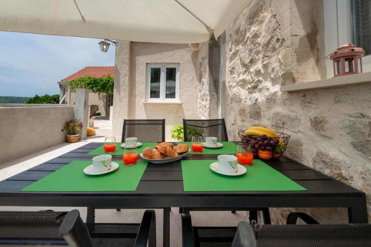 Little Stone House Apartamento Buici  Exterior foto