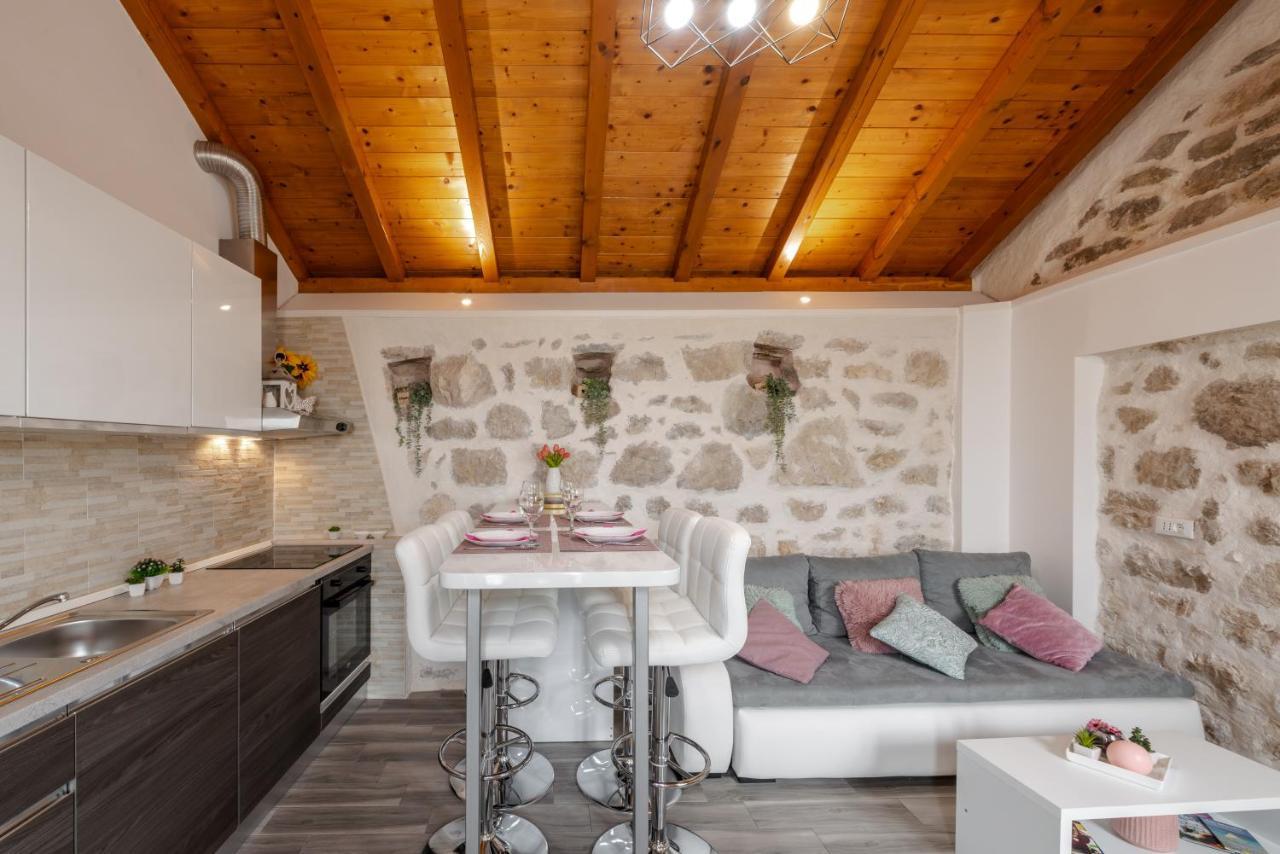 Little Stone House Apartamento Buici  Exterior foto