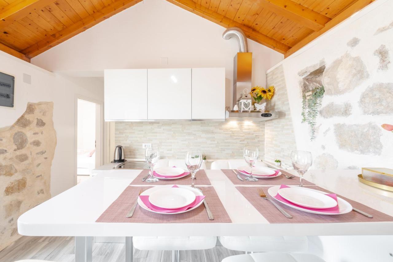 Little Stone House Apartamento Buici  Exterior foto
