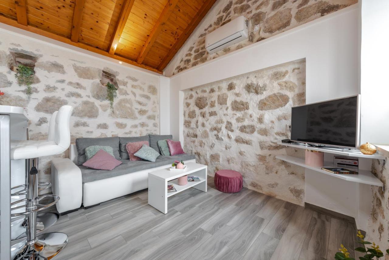 Little Stone House Apartamento Buici  Exterior foto