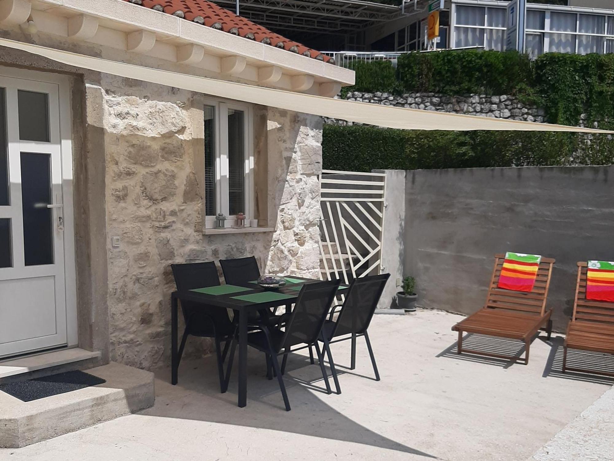 Little Stone House Apartamento Buici  Exterior foto
